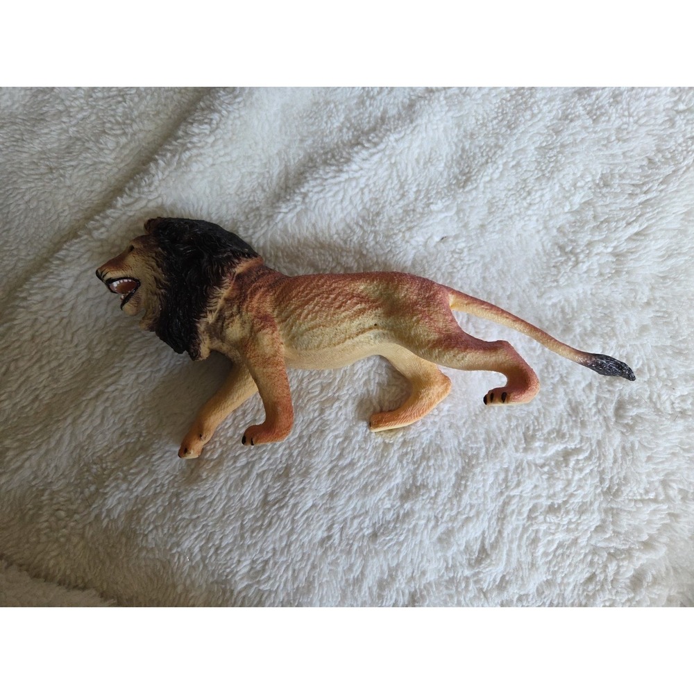 Safari Lion by Lucky Star Ko Motu Beast Plastic Figure Toy‎